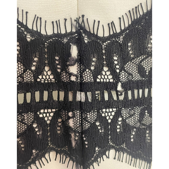 Belle Badgley Mischka Sz 12 Sleeveless Sheath Dress Cream w/Black Lace Bands - Picture 9 of 11